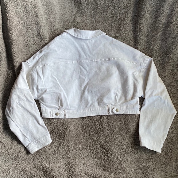 Cropped White Denim Jacket - Picture 4 of 6